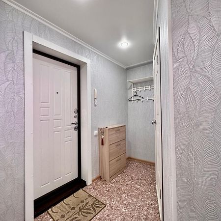 В Центре Павлодара Светлая Квартира Ngoại thất bức ảnh