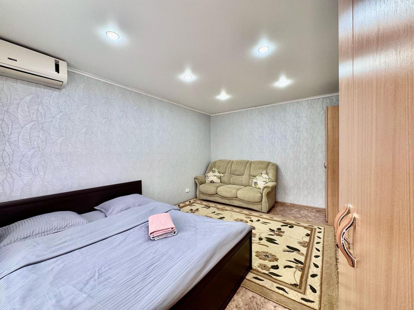 В Центре Павлодара Светлая Квартира Ngoại thất bức ảnh